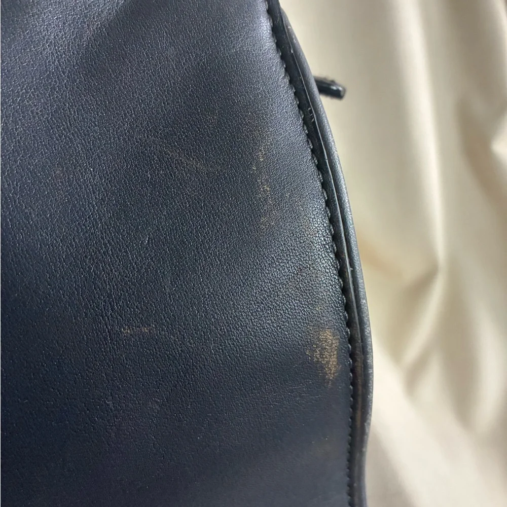 Elegant Gray Quilted Handbag - Picture 10 of 10